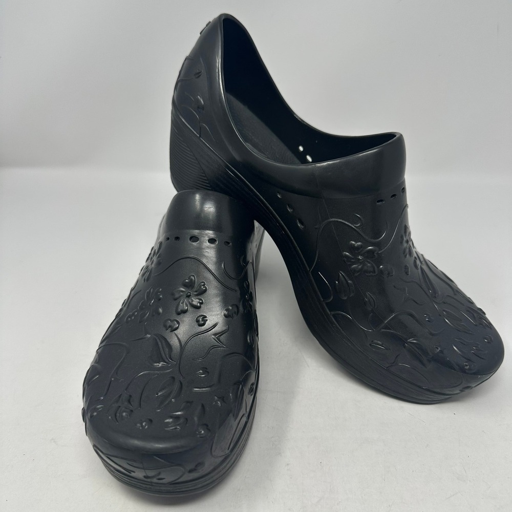 Dansko Clogs Women 40 Black Professional Floral Embossed Slip Resistant Comfort